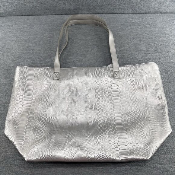BATH & BODY WORKS - Silver Metallic Snake Skin with Zipper Large Tote Bag  PU4 - Picture 1 of 14